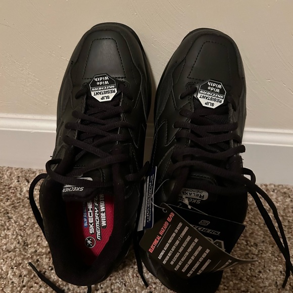 NWT - Black Skechers Work Slip-Resistant Footwear with Relaxed Fit - Picture 4 of 9